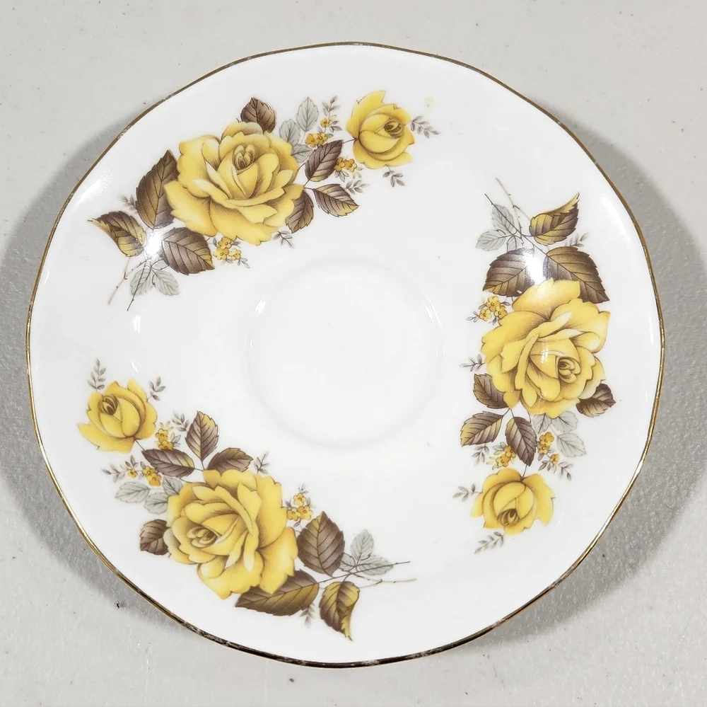 Queen Anne, Yellow Rose Bone China Teacup and Saucer Set - Picture 7 of 7